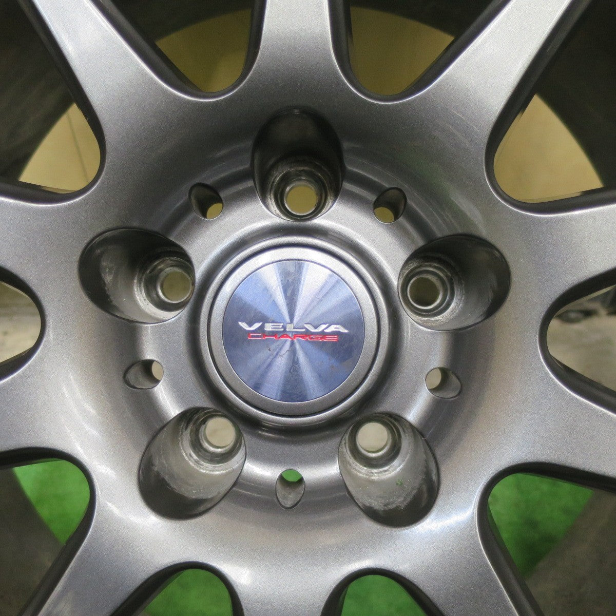 バリ溝！23年！キレイ！9.5分★スタッドレス 235/60R18 ヨコハマ アイスガード G075 VELVA CHARGE ヴェルヴァ チャージ 18インチ PCD114.3/5H★5112208TTス