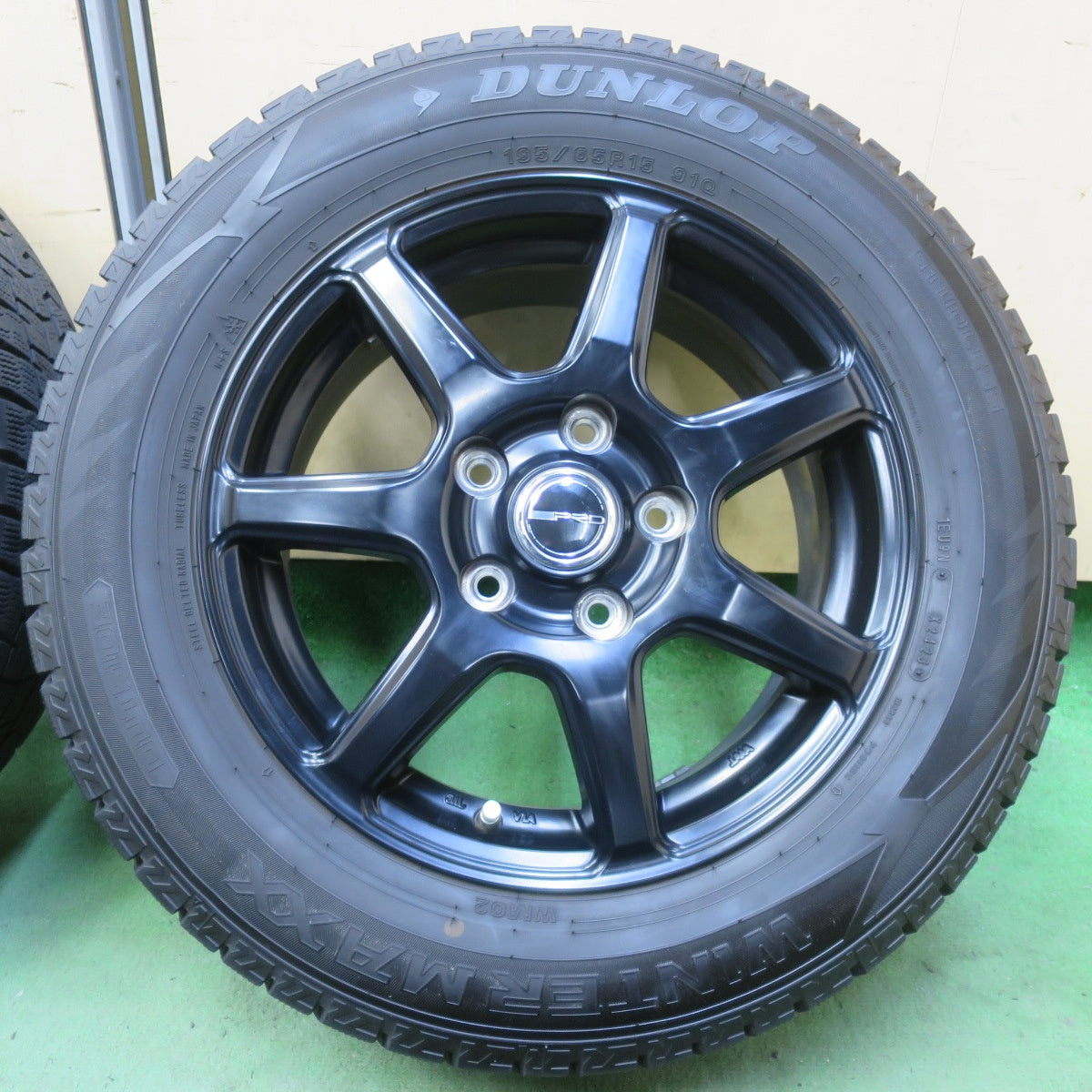 バリ溝！23年！キレイ！9分◎スタッドレス 195/65R15 ダンロップ ウインターマックス WM02 PRD 社外 アルミ 15インチ PCD114.3/5H◎6071103イス