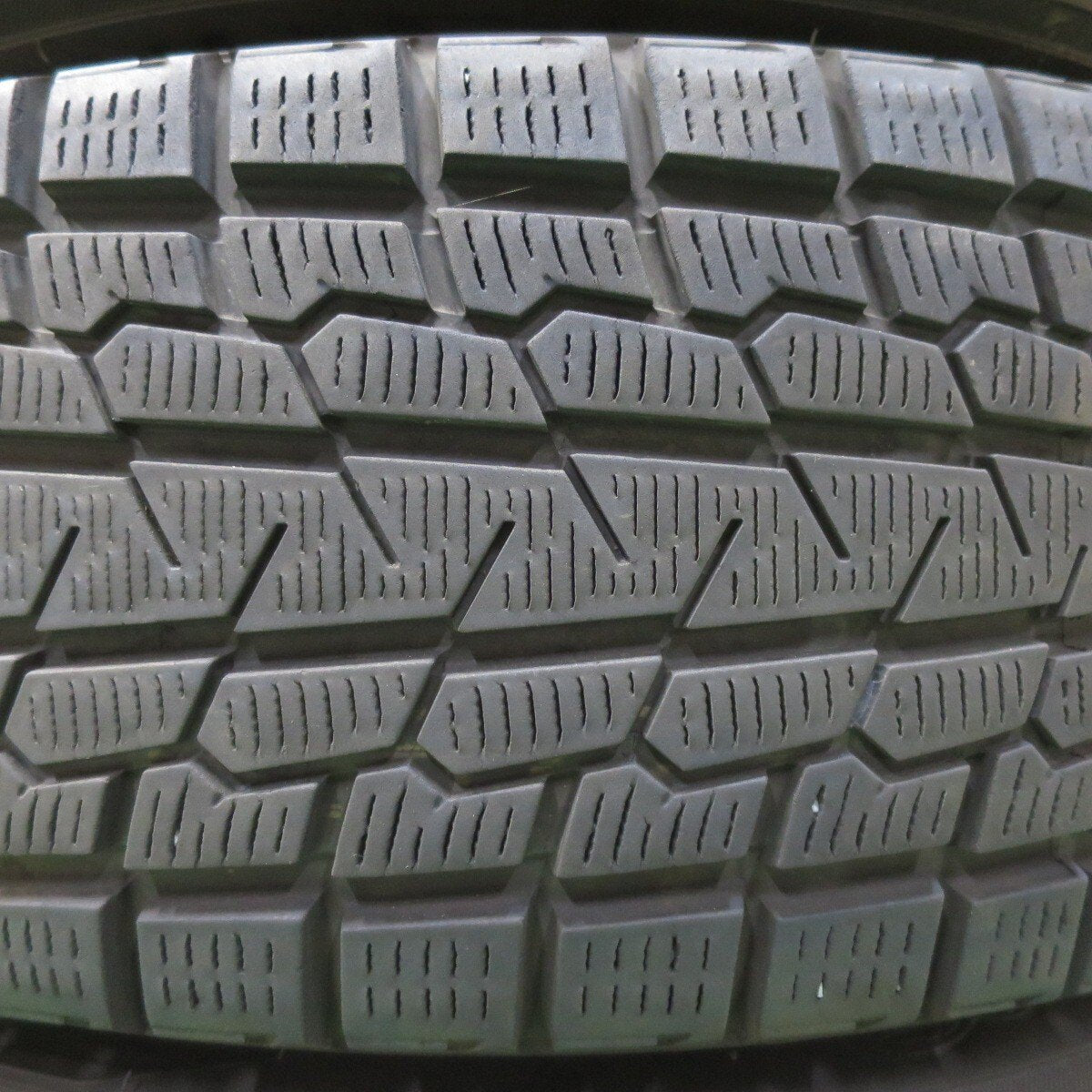 4本価格★スタッドレス 215/70R16 ヨコハマ アイスガード G075 KOSEI 光生 16インチ PCD100 114.3/5H マルチ★4091106イス
