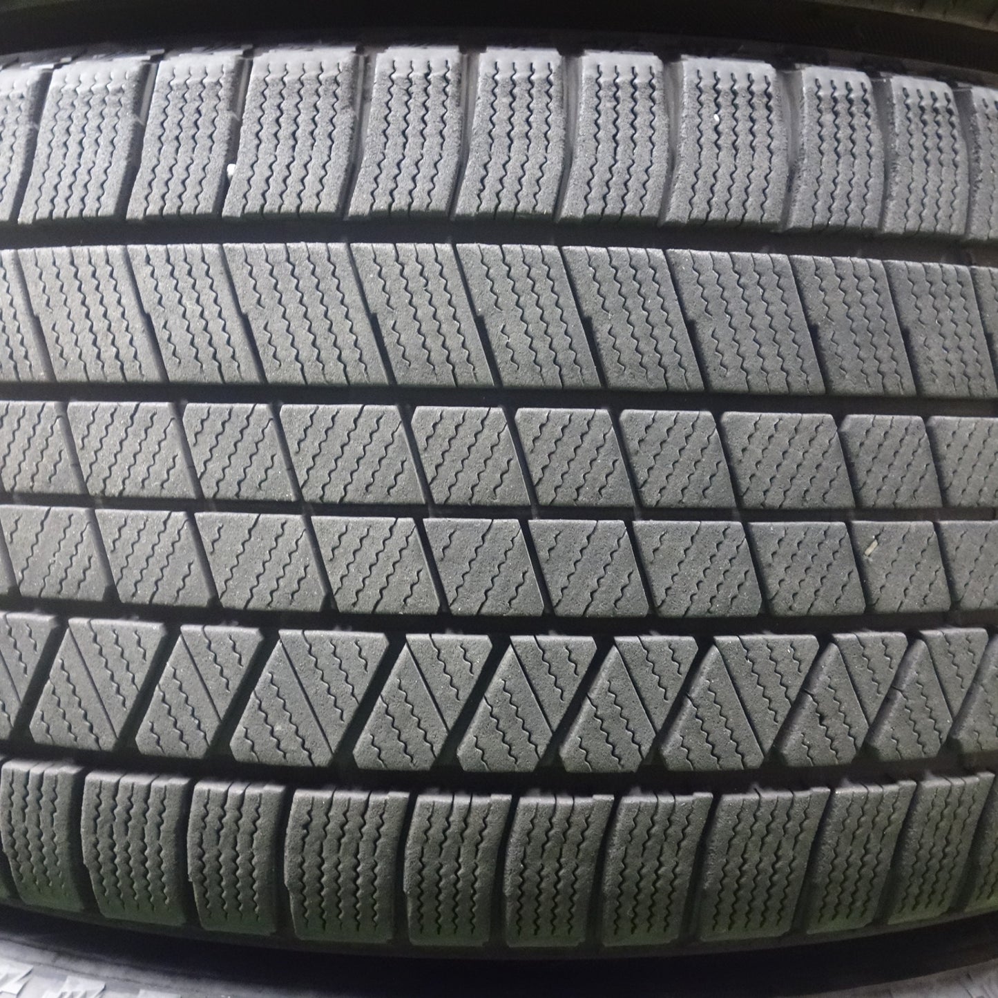 センサー付き！バリ溝！22年！キレイ！9.5分★レクサス LS バージョンL 純正 245/50R19 スタッドレス ブリヂストン ブリザック VRX3 19インチ PCD120/5H★6011701KTス