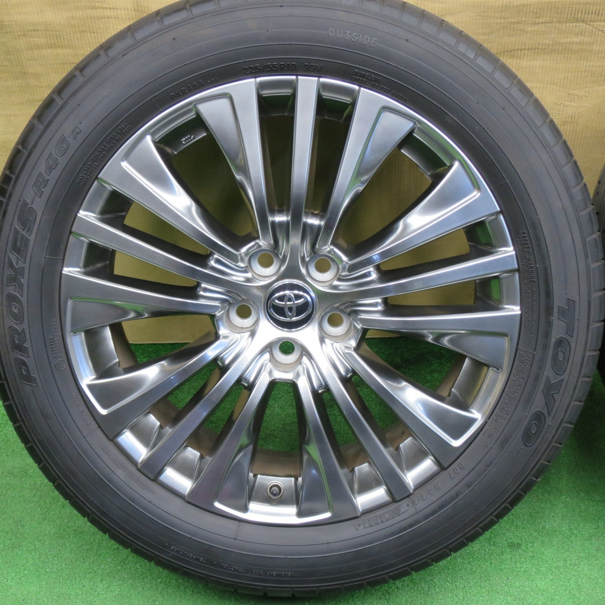 バリ溝！24年！9.5分以上★トヨタ 80系 ハリアー Z 純正 225/55R19 トーヨー プロクセス R46A 19インチ PCD114.3/5H★6030804NKノ