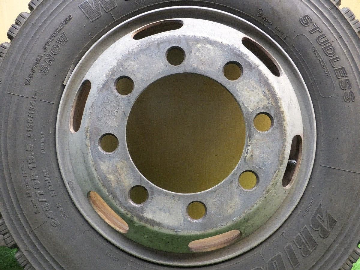 バリ溝！9分★トラック タイヤ 245/70R19.5 136/134J スタッドレス ブリヂストン W910 鉄 ホイール 147-12ESP★1121705ヤス