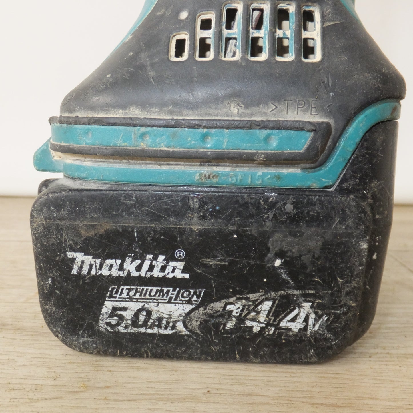 [送料無料] ★マキタ makita 100mm 充電式ディスクグラインダ GA400D　バッテリ BL1450　セット★