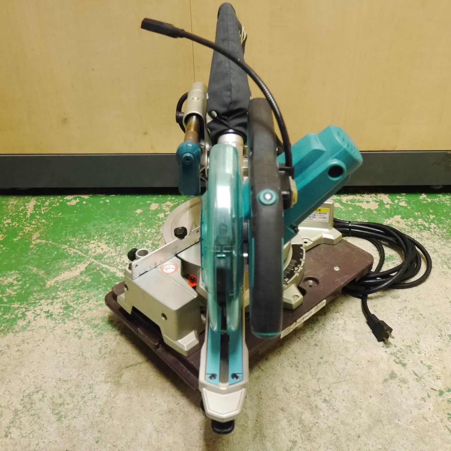 [送料無料] ☆マキタ 165mm スライド マルノコ LS0613FL 電動 工具 切断機 丸のこ 丸ノコ 丸鋸 木工用 makita☆