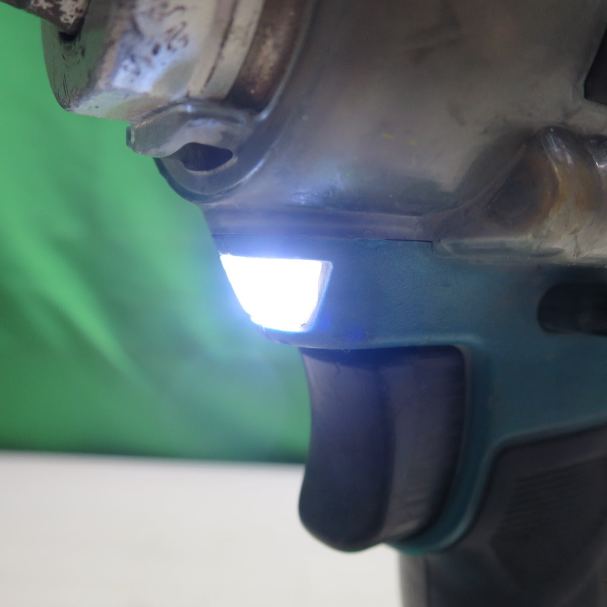 [送料無料] ☆マキタ 充電式 インパクト レンチ TW300D 電動 工具 18V コードレス Makita ③☆