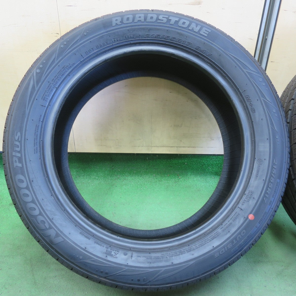 未使用★215/55R17 ロードストーン N5000 プラス ROADSTONE Plus タイヤ 17インチ クラウン オデッセイ 等★6061010イノタ