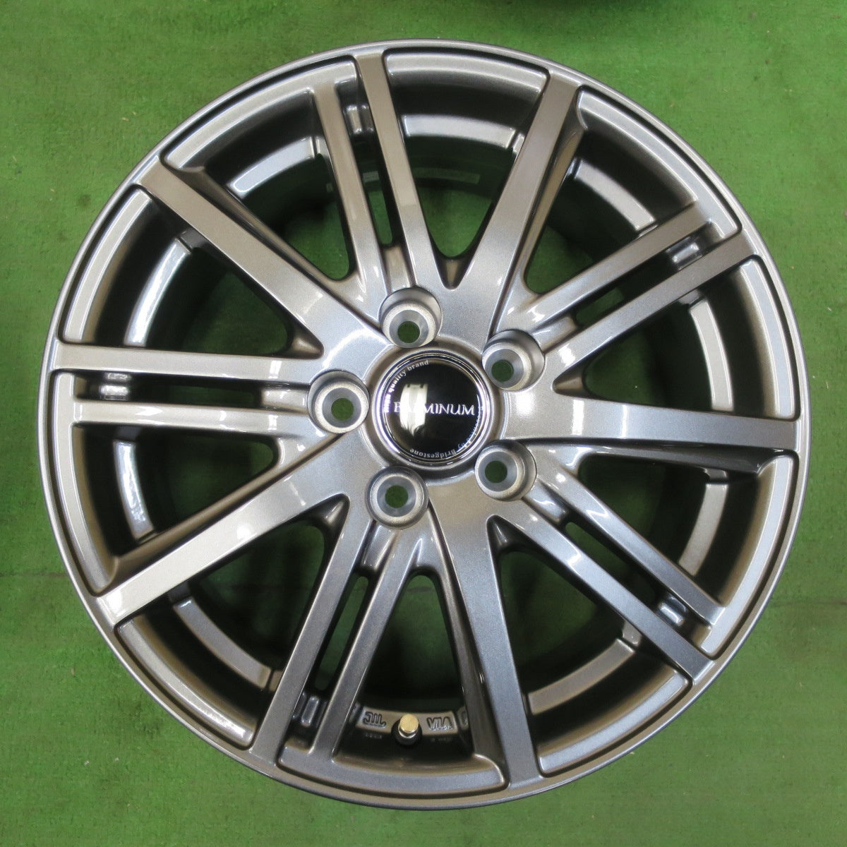[送料無料] 未使用★BALMINUM バルミナ BR10 15インチ ホイール 15×6J PCD100/5H★4102902イホ