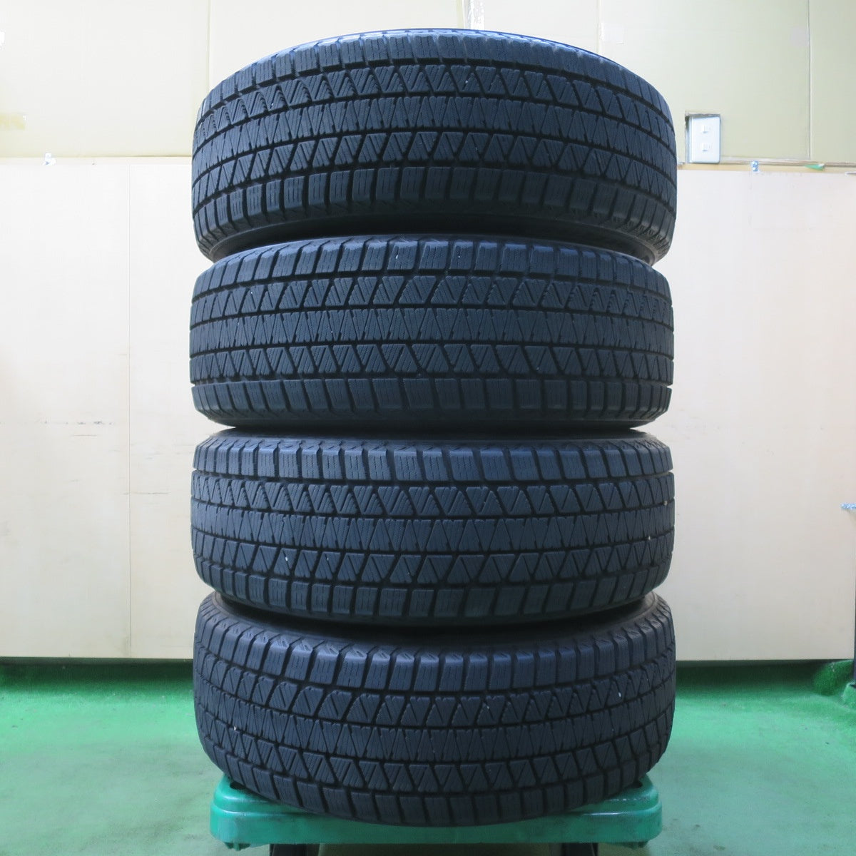 キレイ★スタッドレス 225/60R18 ブリヂストン ブリザック DM-V3 VELVA SPORTZ ヴェルヴァ 18インチ PCD114.3/5H★5050205イス