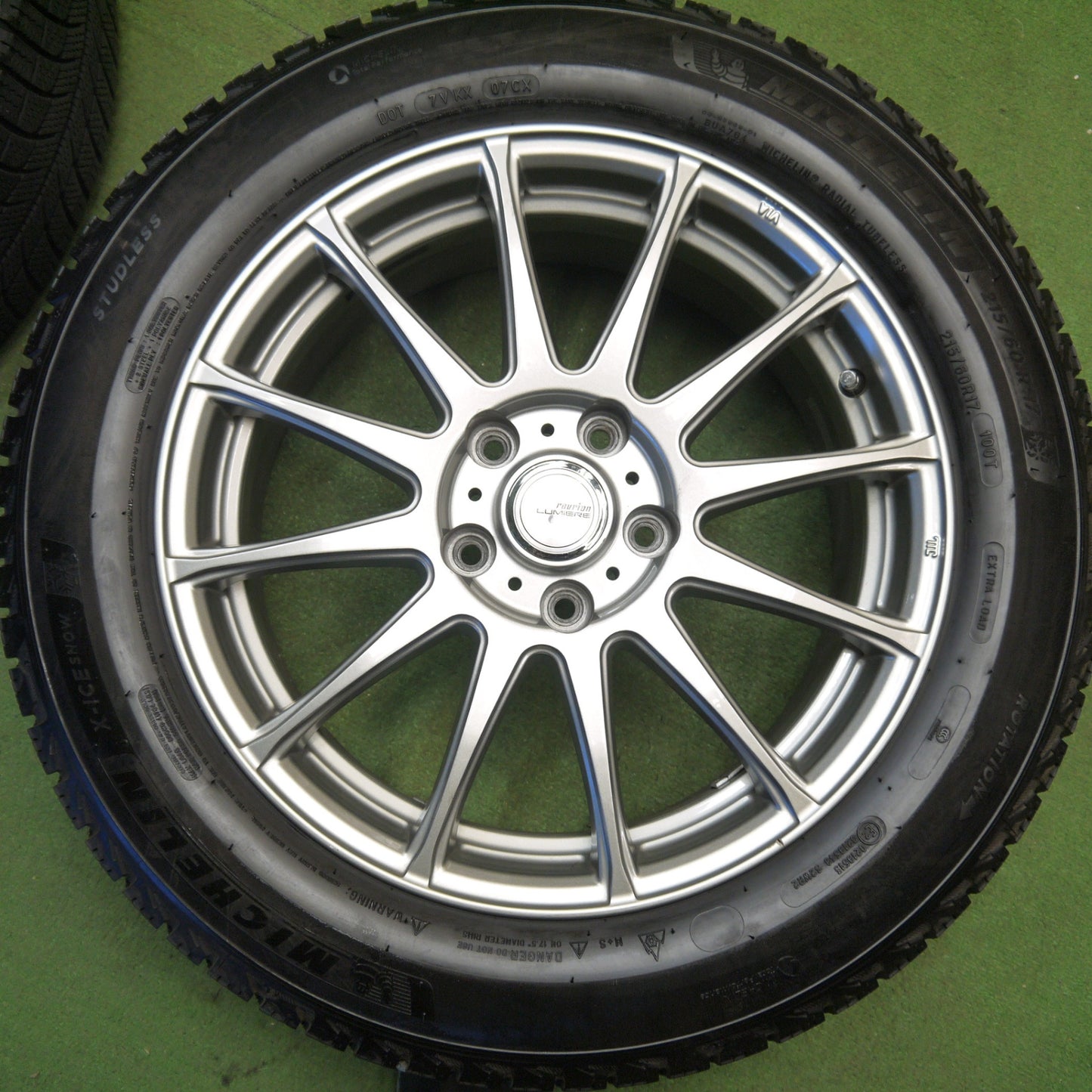 バリ溝！キレイ！9.5分以上★スタッドレス 215/60R17 ミシュラン X-ICE XI3 SNOW ravrion LUMIERE ラブリオン 17インチ PCD114.3/5H★6032401Hス