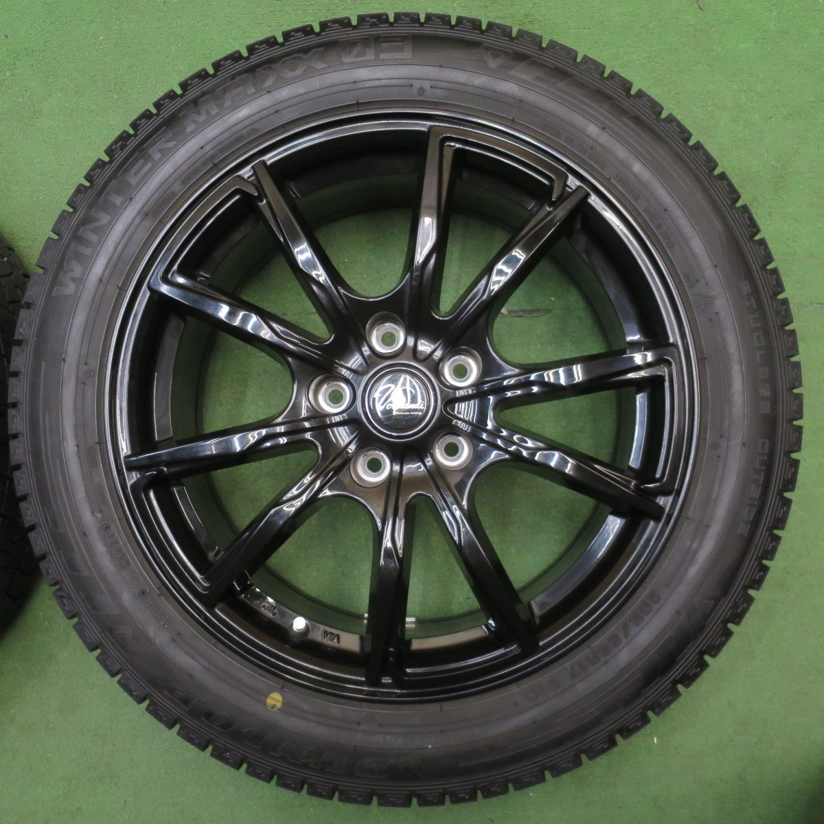 バリ溝！9.5分★スタッドレス 205/55R17 ダンロップ ウインターマックス 03 Verthandi ヴェルザンディ 17インチ PCD114.3/5H★6042404NJス