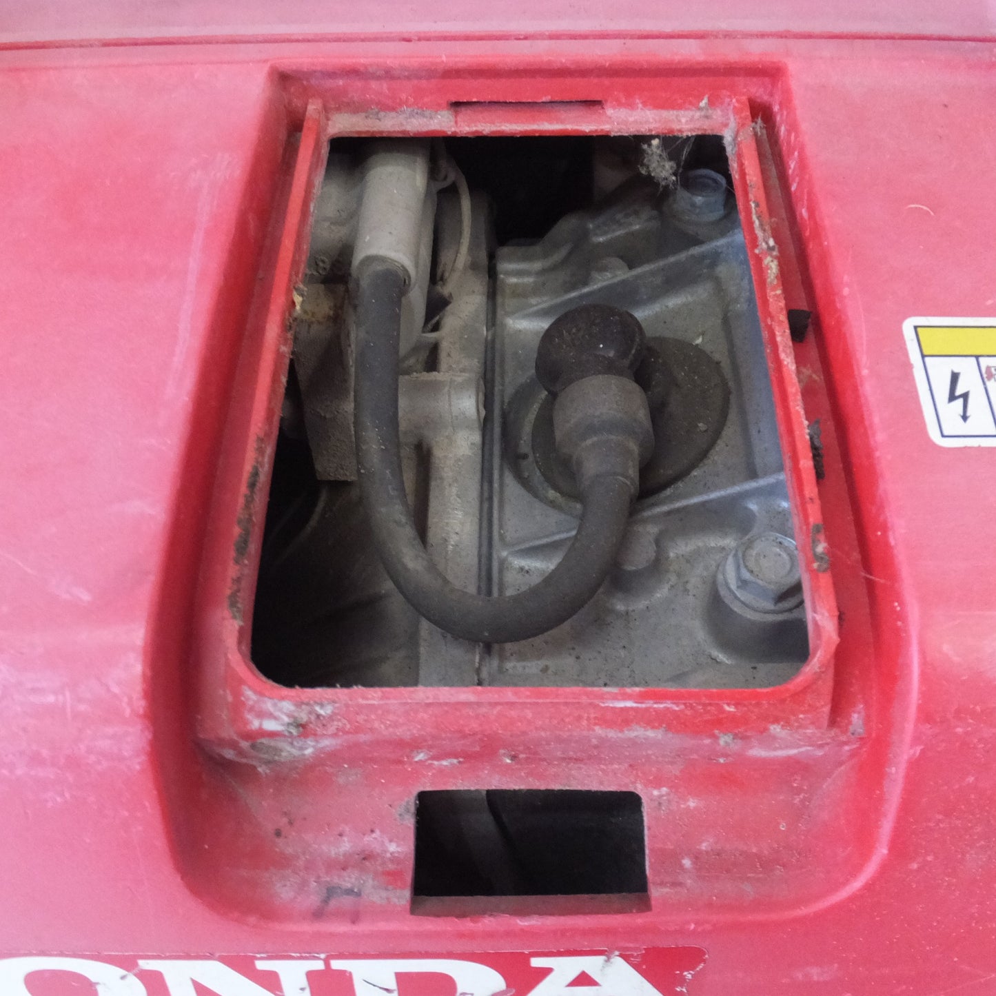 [送料無料] 岐阜発★ホンダ HONDA 正弦波インバーター搭載発電機 EU16i　100V 16A 1.6kVA 50/60Hz 単相★