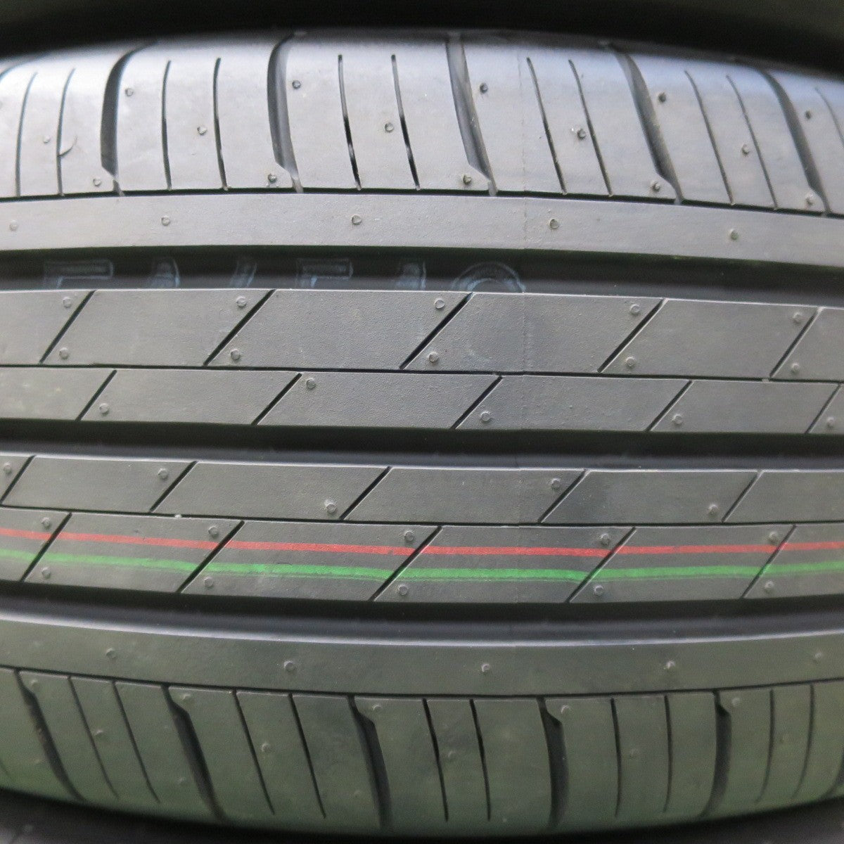 [送料無料] 新車外し！24年★205/65R16 トーヨー トランパス MP7 タイヤ 16インチ ヤリスクロス セレナ 等★5030610イノタ