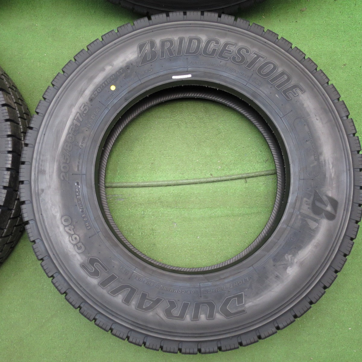 *送料無料* 未使用！24年★トラック タイヤ 205/80R17.5 120/118N ブリヂストン デュラビス G640 DURAVIS 17.5インチ★4041608クノタ