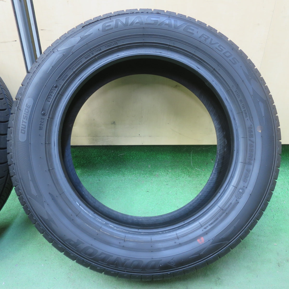 バリ溝！25年！9.5分以上★165/65R14 ダンロップ エナセーブ RV505 タイヤ 14インチ ルーミー タンク トール パッソ 等★6071404イノタ