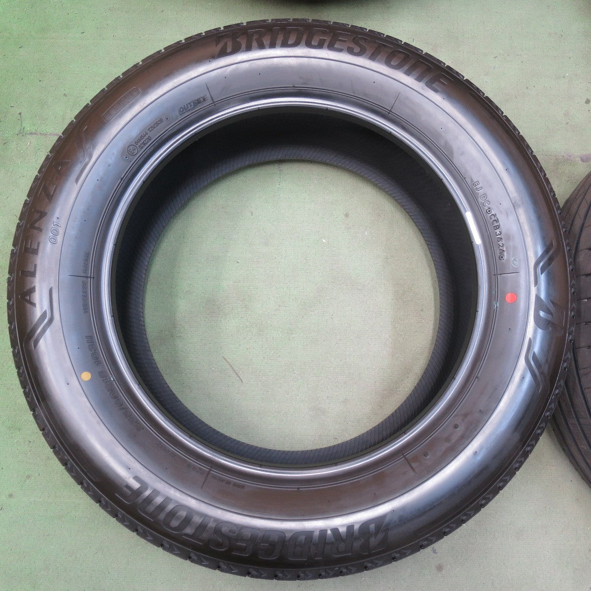 新車外し！26年◎235/60R18 ブリヂストン アレンザ 001 ALENZA タイヤ 18インチ レクサス NX RX CX-60 CX-80 等◎6101609イノタ