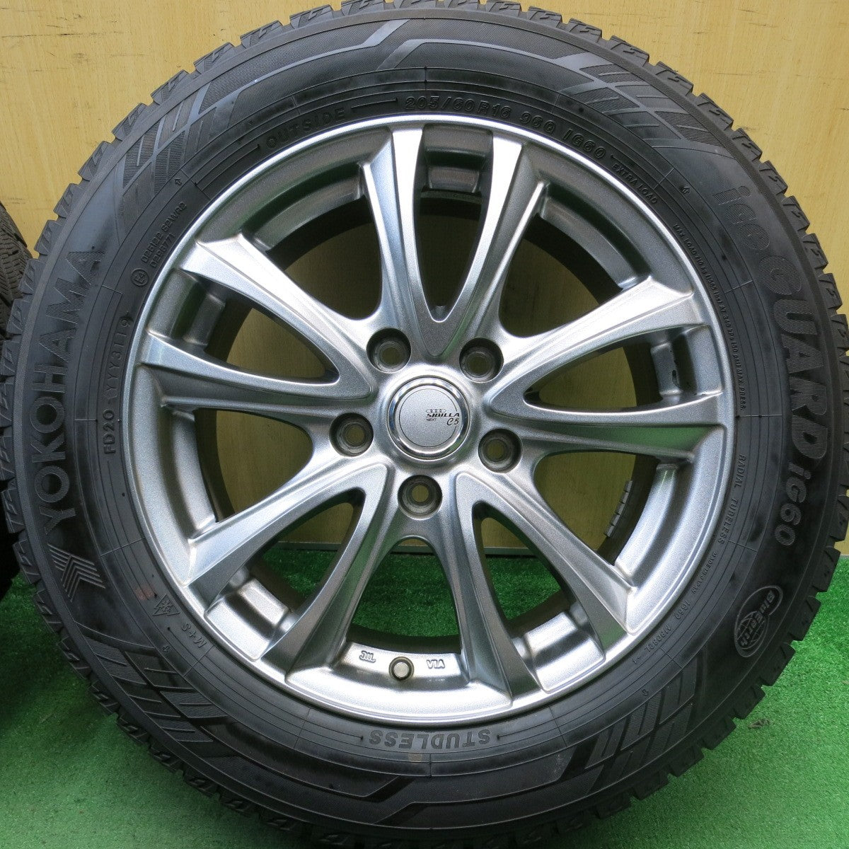 バリ溝！キレイ！9分★スタッドレス 205/60R16 ヨコハマ アイスガード iG60 SIBILLA NEXT C5 シビラ 16インチ PCD114.3/5H★5062903HAス