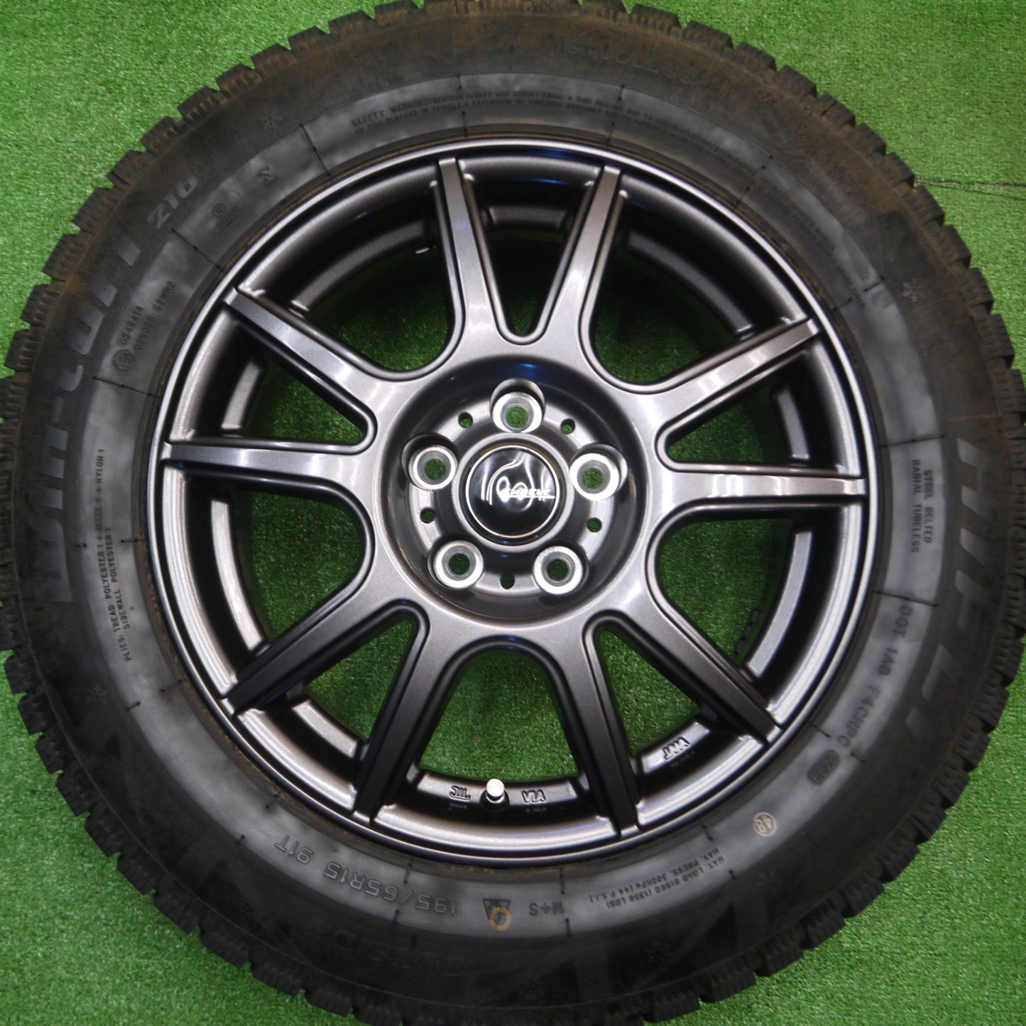 [送料無料] バリ溝！23年！キレイ！9.5分★プリウス等 195/65R15 スタッドレス ハイフライ Win-turi 216 EMBELY 15インチ PCD100/5H★4092006Hス