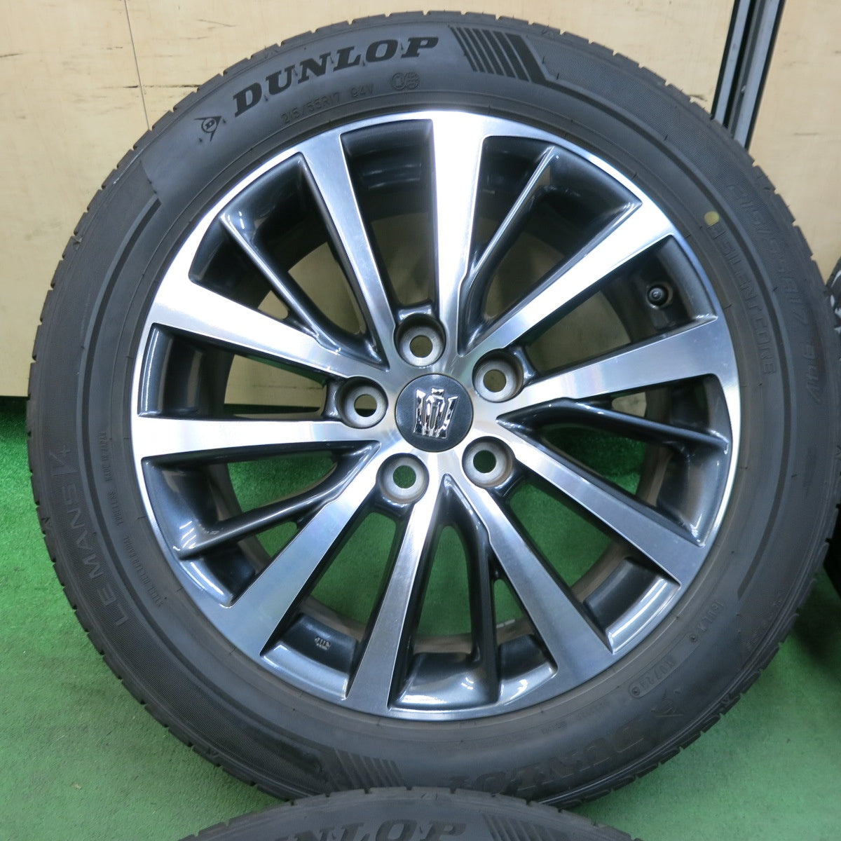 [送料無料] バリ溝！24年！9.5分★トヨタ 220系 クラウン ハイブリッド G 純正 215/55R17 ダンロップ ルマン5+ 17インチ PCD114.3/5H★5022610SYノ