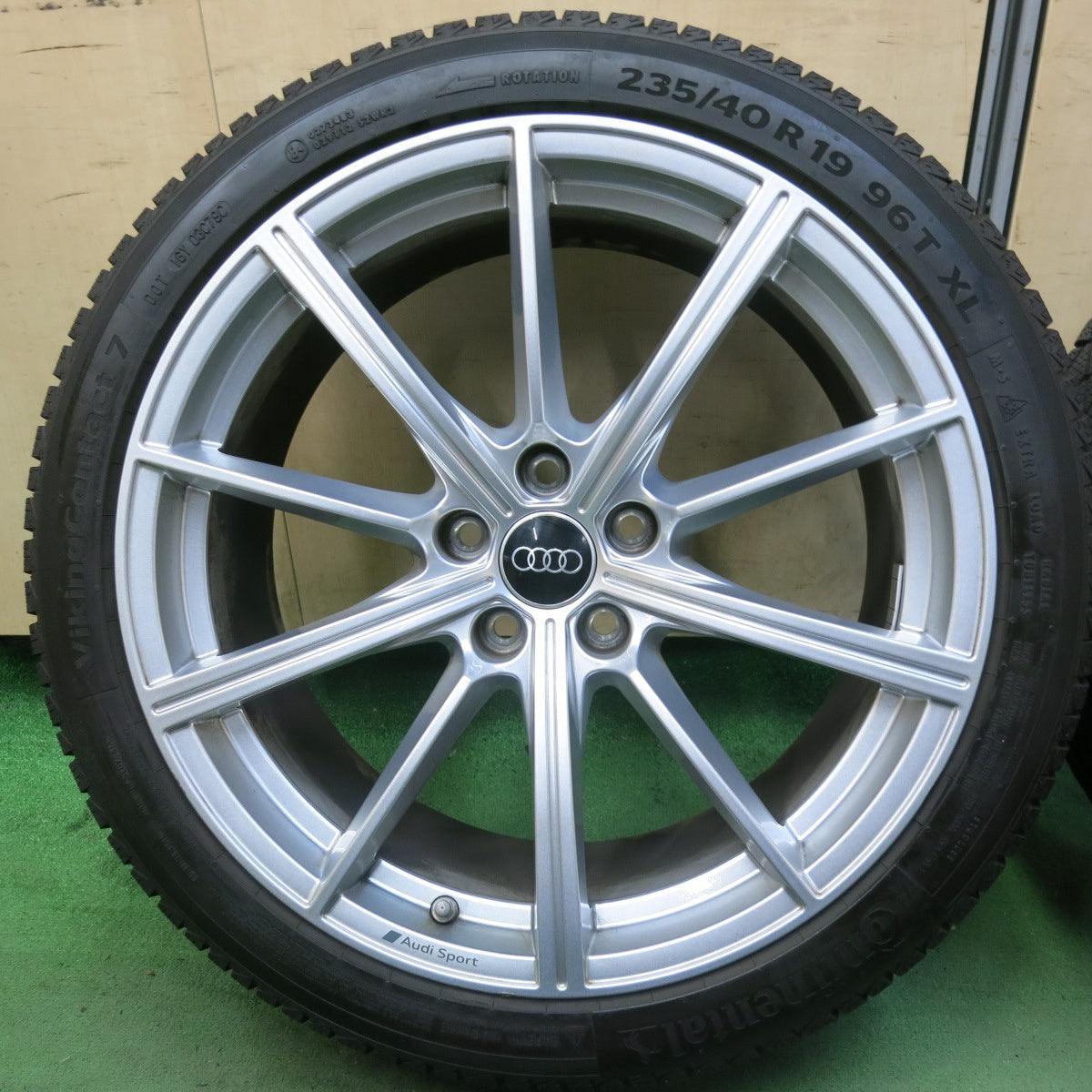 バリ溝！23年！キレイ！9分★アウディ RS4 RS5 B9 8W 純正 235/40R19 スタッドレス コンチネンタル バイキング コンタクト7 19インチ PCD112/5H★5082702SKス