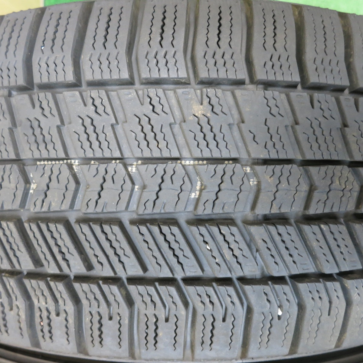 バリ溝！22年！キレイ！8.5分★インプレッサ 等 205/55R16 スタッドレス グッドイヤー アイスナビ8 ravrion RS01 ラブリオン 16インチ PCD100/5H★5071902HAス