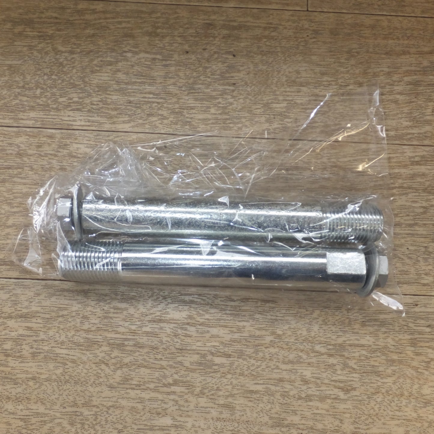 [送料無料] 岐阜発 未使用★200系 ハイエース 1/2/3/4型 U字型バンパー ブラック　メーカー 形式 不明　社外 グリルガード★