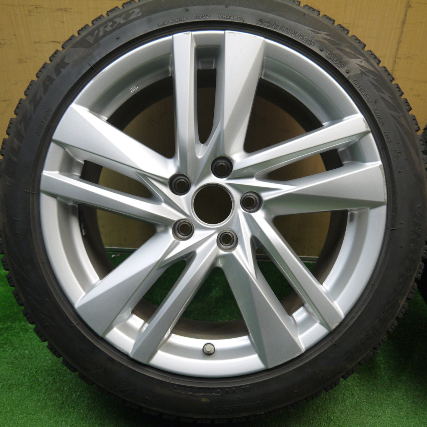 センサー付★レクサス 30系 IS 300h 純正 235/45R18 スタッドレス ブリヂストン ブリザック VRX2 18インチ PCD114.3/5H★5120507Hス