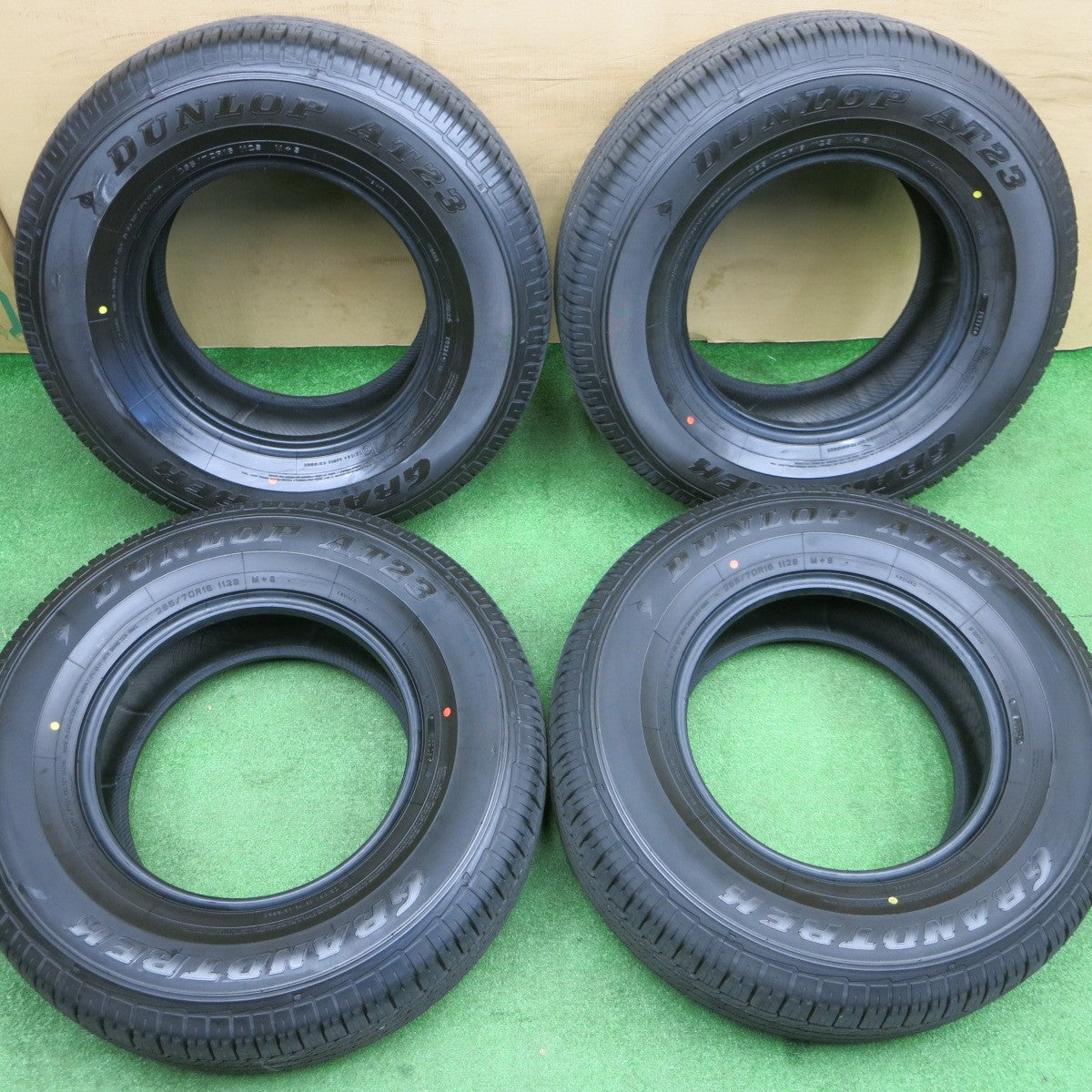新車外し！26年★265/70R16 ダンロップ グラントレック AT23 タイヤ 16インチ ランクル 70 プラド ハイラックス サーフ 等★6021805NKノタ