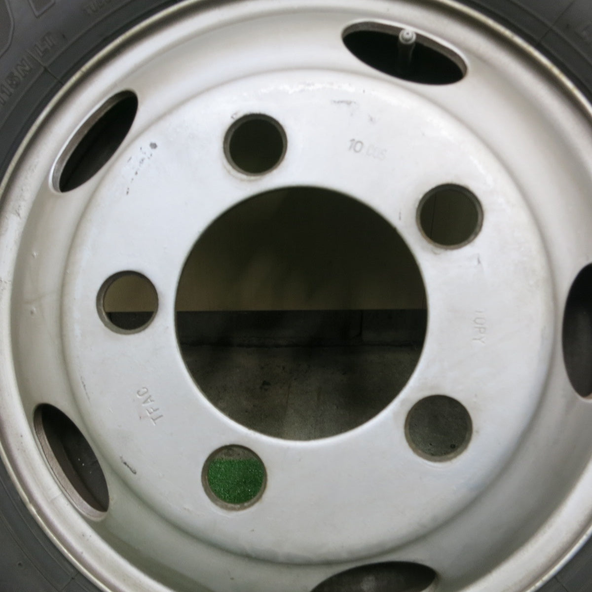 [送料無料] バリ溝！21年！8.5分★トラック タイヤ 205/85R16 117/115N ブリヂストン デュラビス R207 TOPY スチール ホイール 16インチ★4102801ナノ