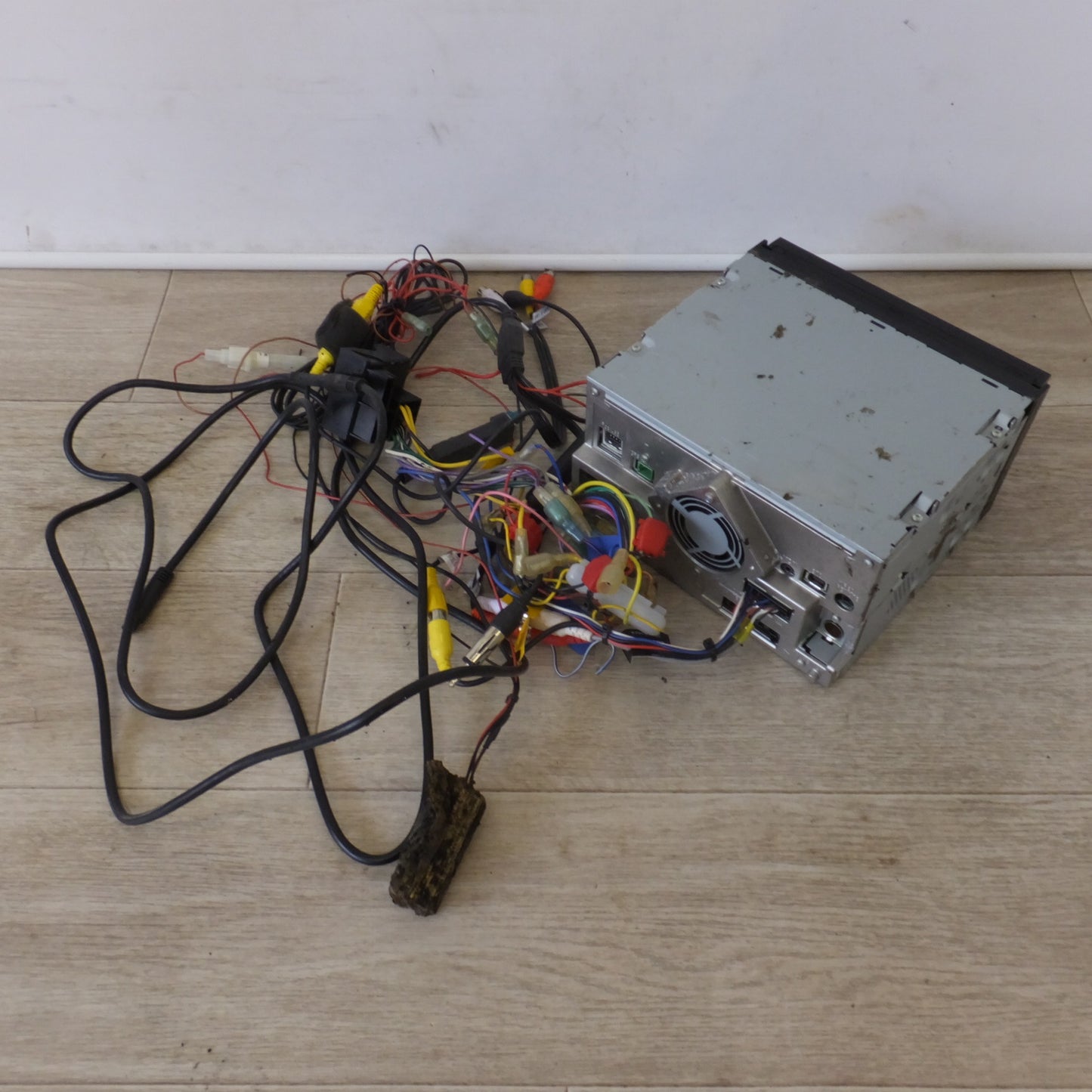 [送料無料] ★カロッツェリア carrozzeria AV一体型メモリーナビゲーション 楽ナビLite AVIC-MRZ99(28)★