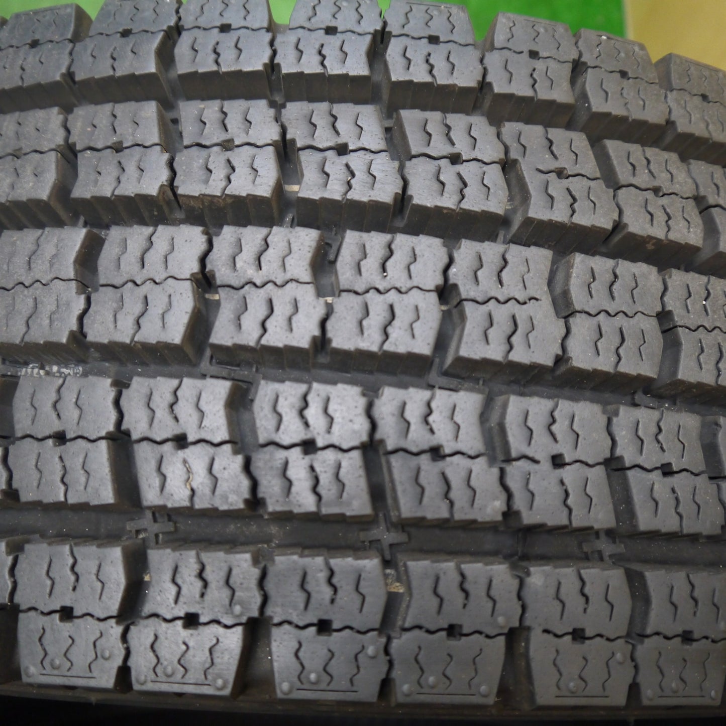 バリ溝！24年！9.5分！2本★トラック タイヤ 245/70R19.5 136/134J スタッドレス トーヨー M939 19.5インチ★5121215Hスタ