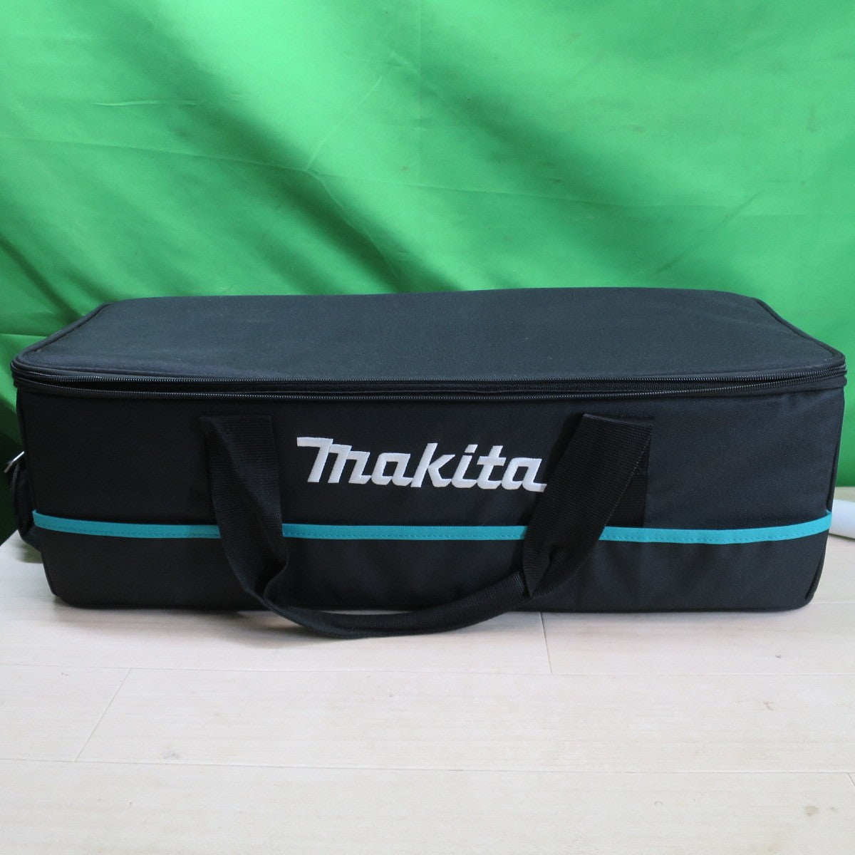 [送料無料] 美品！付属品付き☆マキタ 充電式 クリーナ CL001G コードレス 掃除機 クリーナー 充電器 DC40RA バッテリー BL4025 makita☆