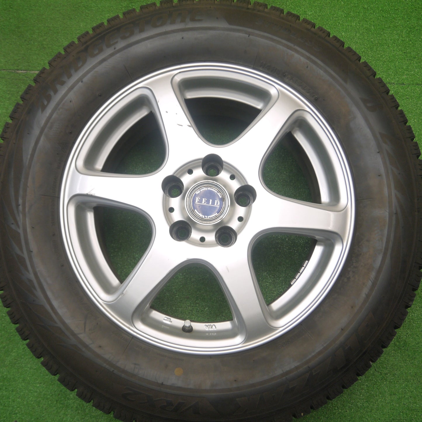 [送料無料] バリ溝！21年！キレイ！9.5分以上★スタッドレス 215/65R16 ブリヂストン ブリザック VRX2 FEID 16インチ PCD114.3/5H★4092506Hス