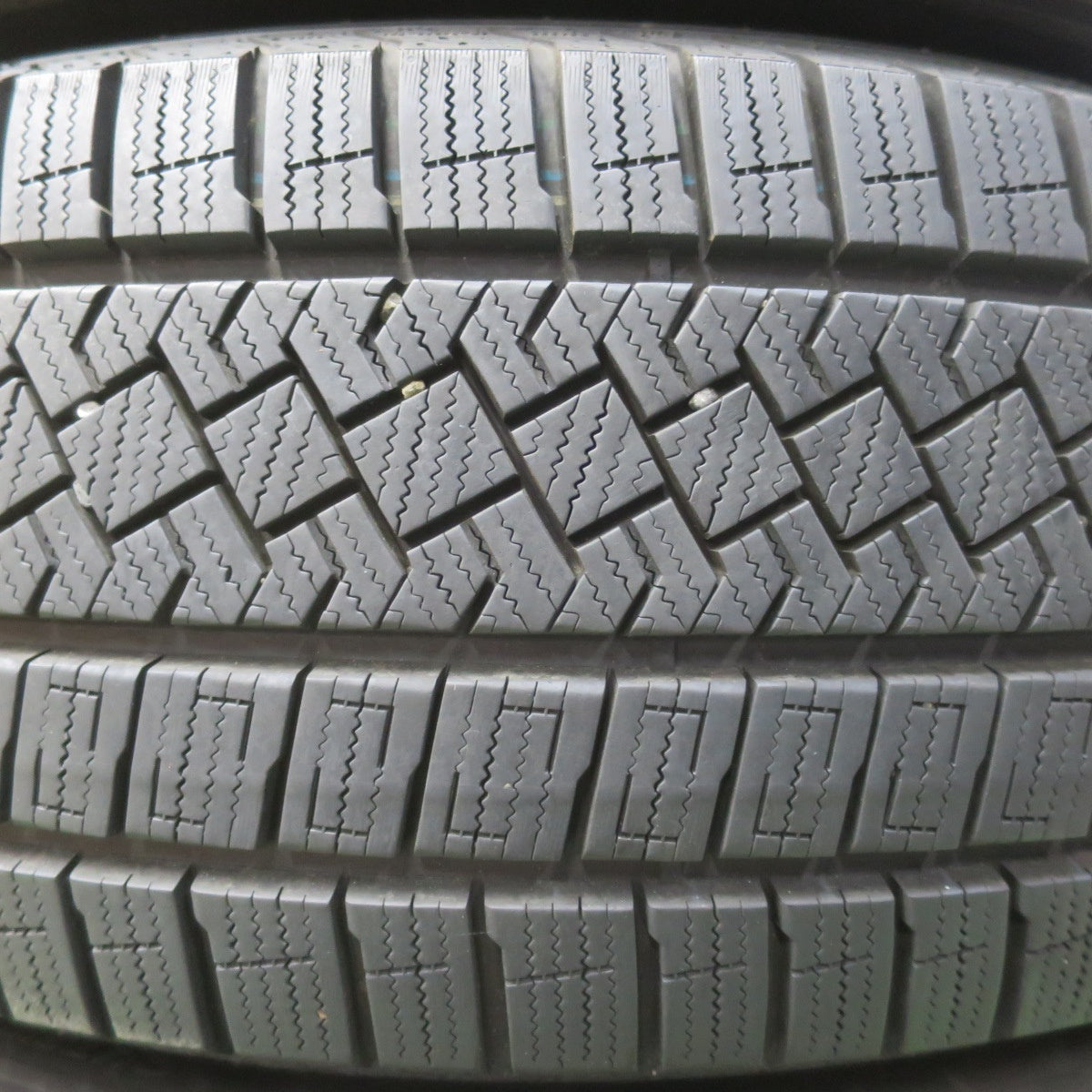 バリ溝！22年！9分★スタッドレス 225/65R17 ピレリ アイスゼロ アシンメトリコ LYNX Prauzer リンクス プラウザー 17インチ PCD114.3/5H★6042105イス