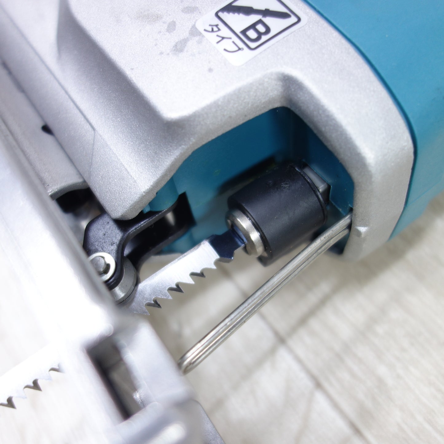[送料無料] ◆マキタ ジグソー JV0600 電動 工具 切断機 切断 木工用 DIY のこぎり コード式 電気 Makita◆