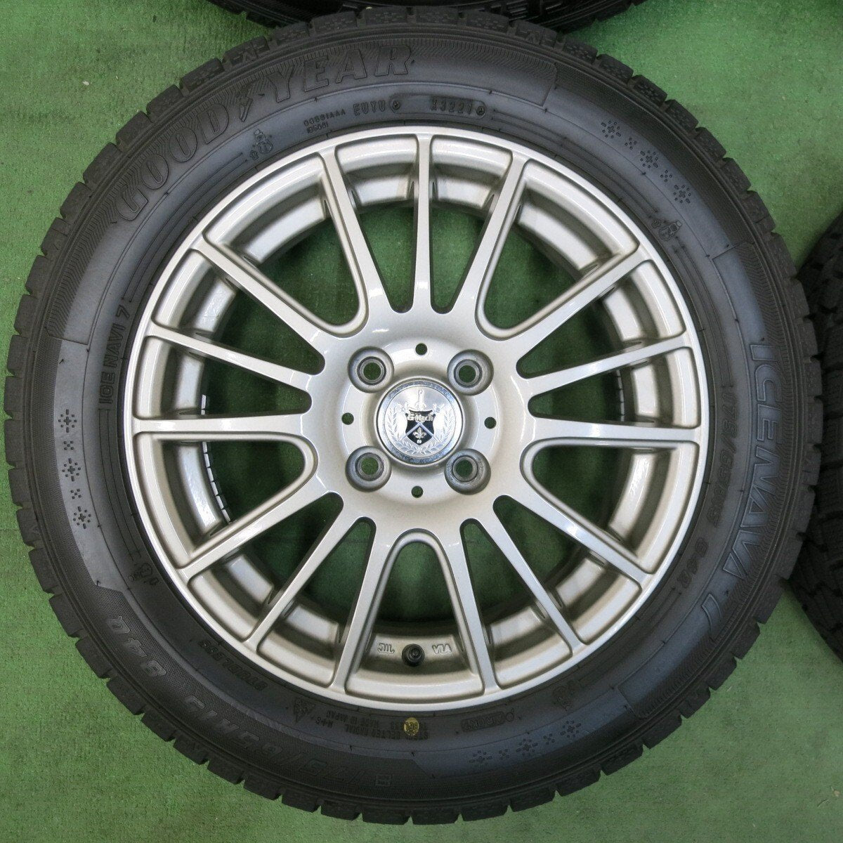 バリ溝！21年！9.5分★スタッドレス 175/65R15 グッドイヤー アイスナビ7 GMach 15インチ PCD100/4H★4121806SYス