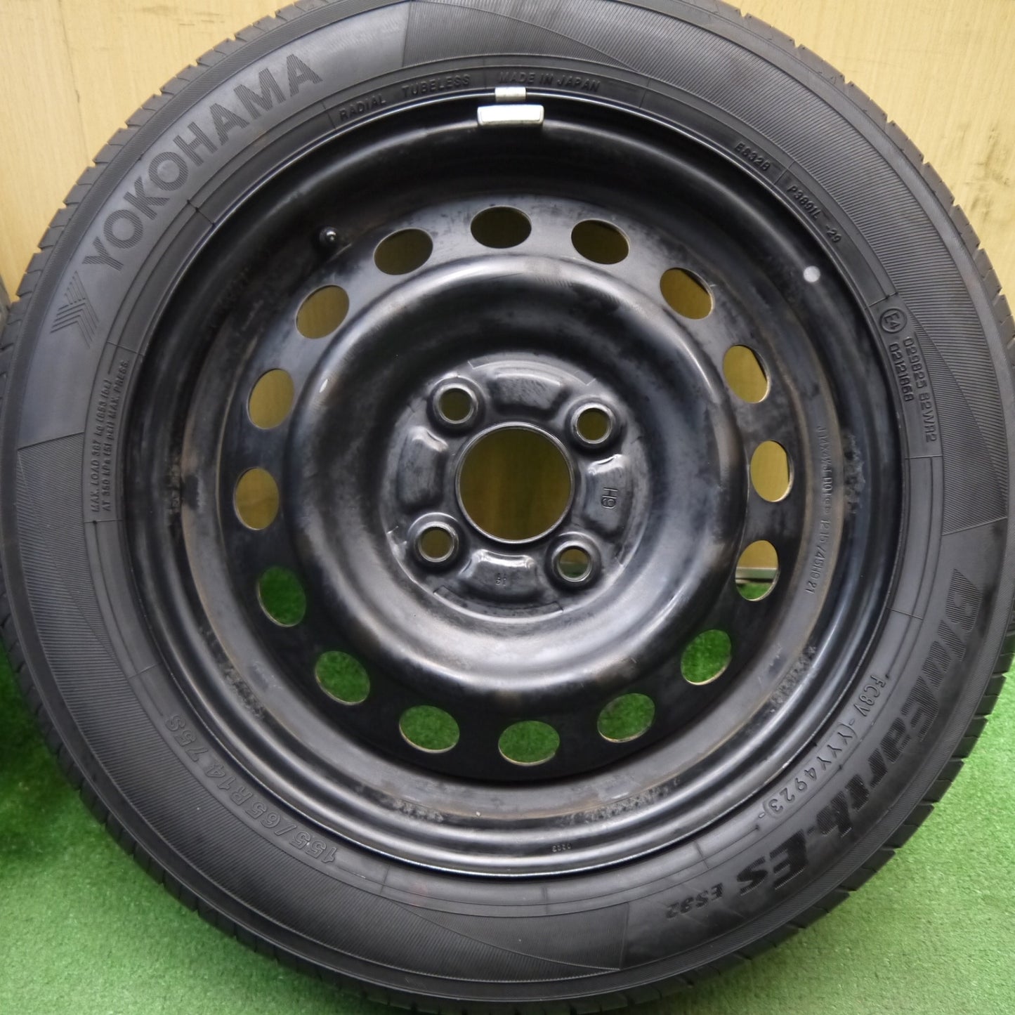 4本価格！23年★155/65R14 ヨコハマ BluEarth-ES ES32 スチール ホイール 14インチ PCD100/4H★5051406Hノ