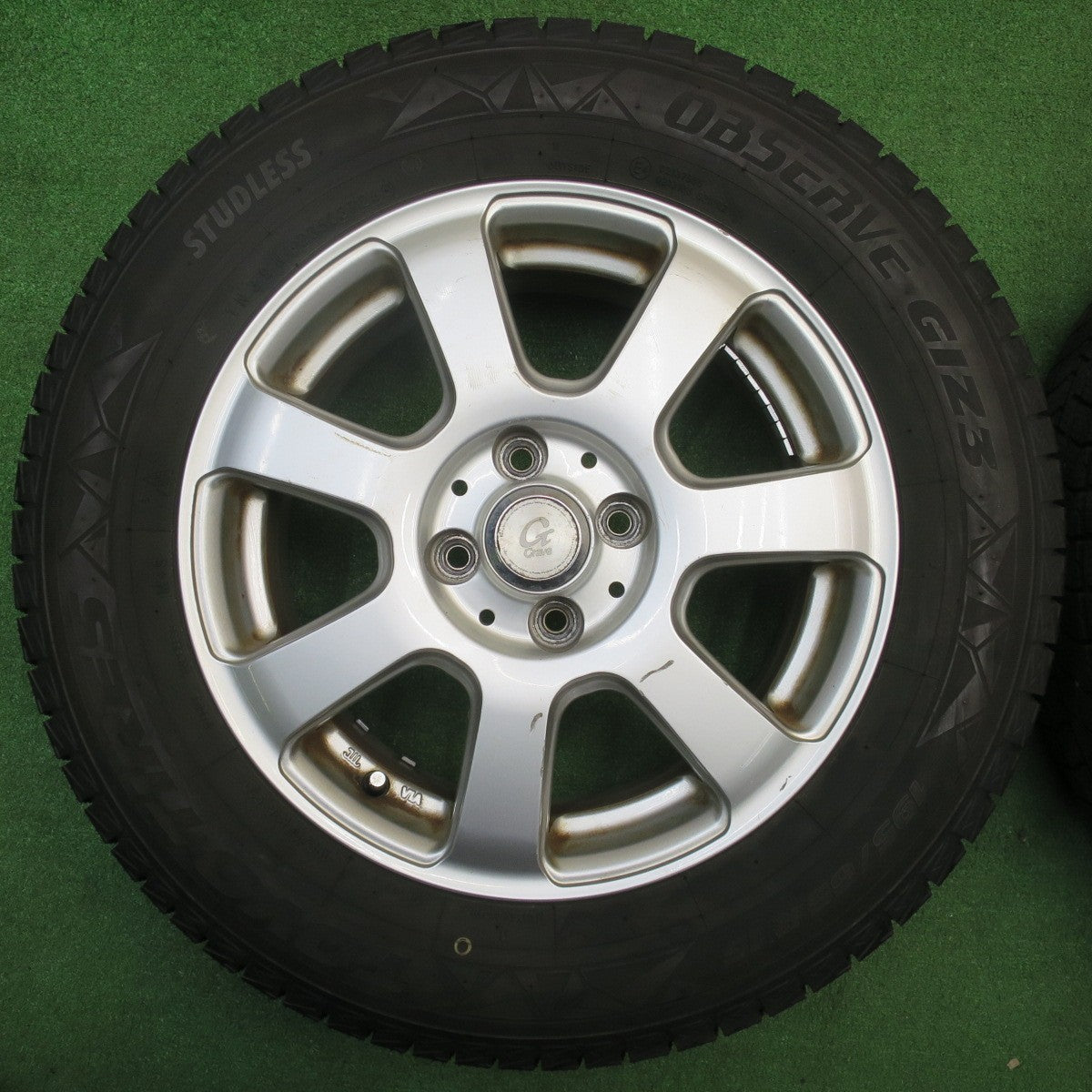 バリ溝！24年！9.5分以上★スタッドレス 195/65R15 トーヨー オブザーブ GIZ3 Grave グレイブ 15インチ PCD100/4H★5120411NJス