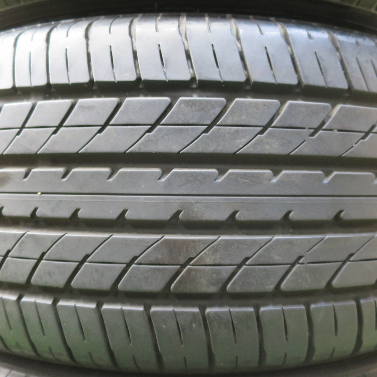 バリ溝！23年！9.5分★235/50R18 トーヨー トランパス R30 タイヤ 18インチ アルファード ヴェルファイア 等★6022104イノタ