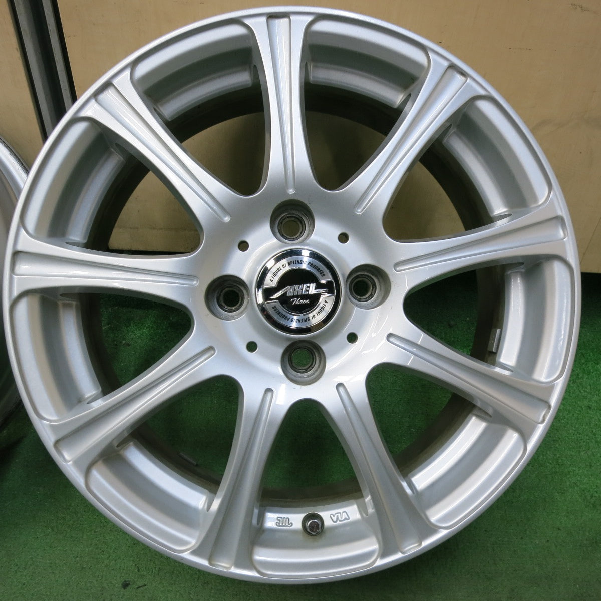 キレイ★AXEL Three weds アクセル ウェッズ 15インチ ホイール 15×5.5J PCD100/4H★5042307SYホ