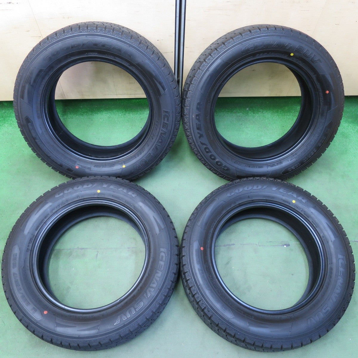 バリ溝！9.5分以上★スタッドレス 225/65R17 グッドイヤー アイスナビ SUV タイヤ 17インチ ハリアー RAV4 CX-5 CX-8 等★5110807イスタ