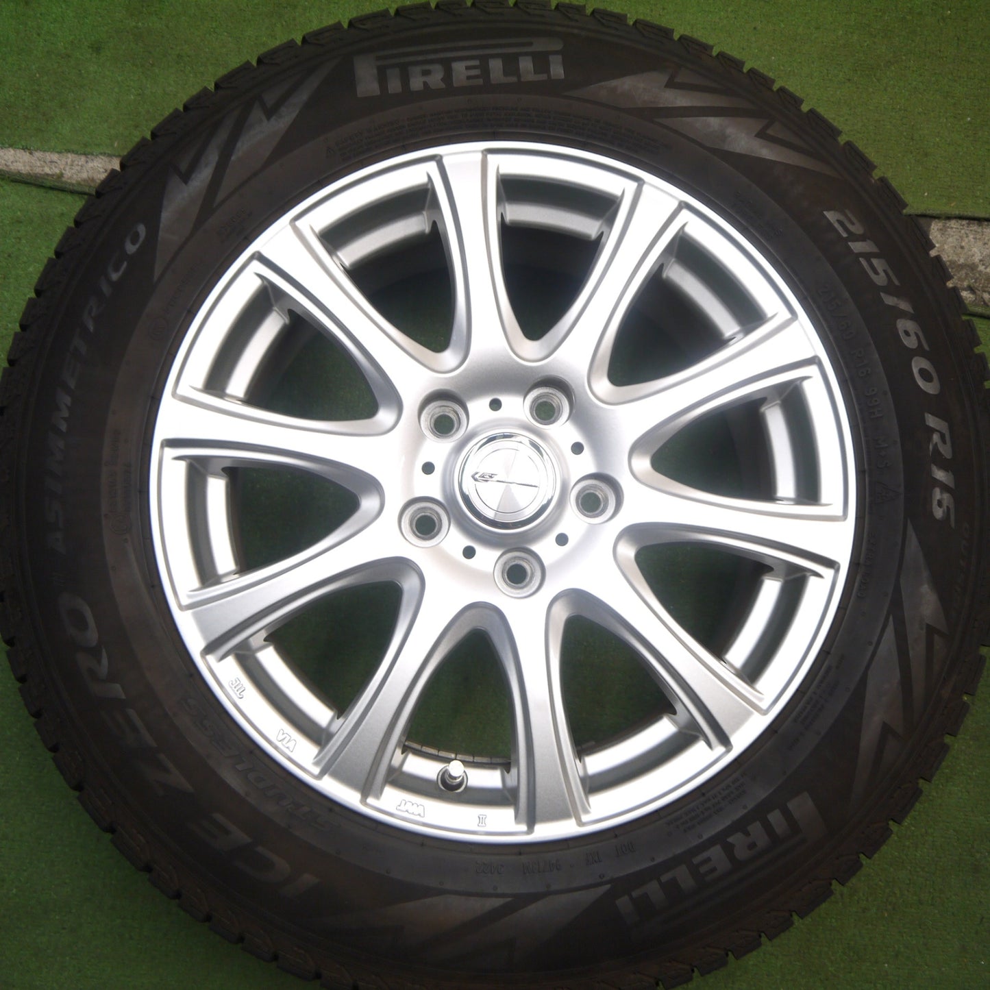 バリ溝！22年！キレイ！9分★スタッドレス 215/60R16 ピレリ アイスゼロ アシンメトリコ LAUFBAHN Ⅱ ラウフバーン 2 16インチ PCD114.3/5H★5073001Hス