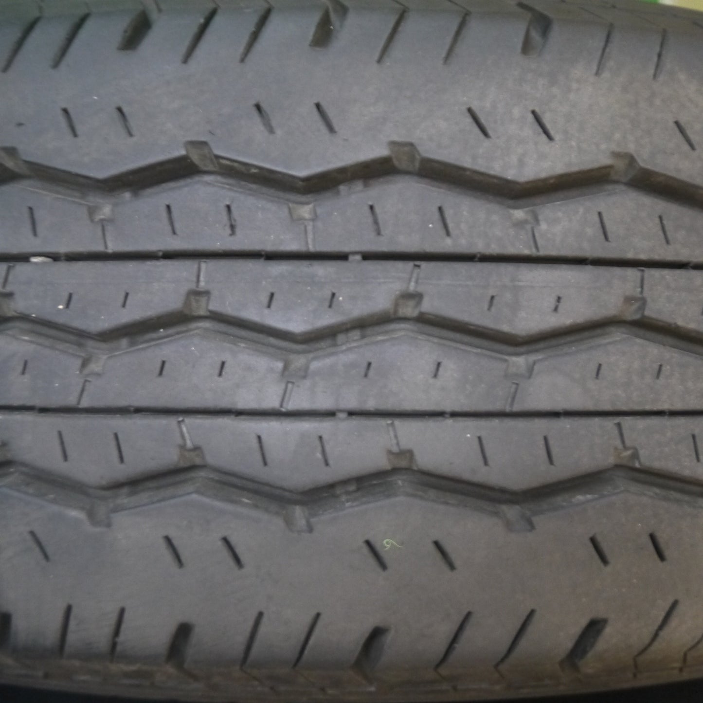 [送料無料] バリ溝！23年！キレイ！8.5分★トヨタ 200系 ハイエース 純正 OP 195/80R15 107/105N ブリヂストン エコピア RD613 15インチ PCD139.7/6H★5020511Hノ