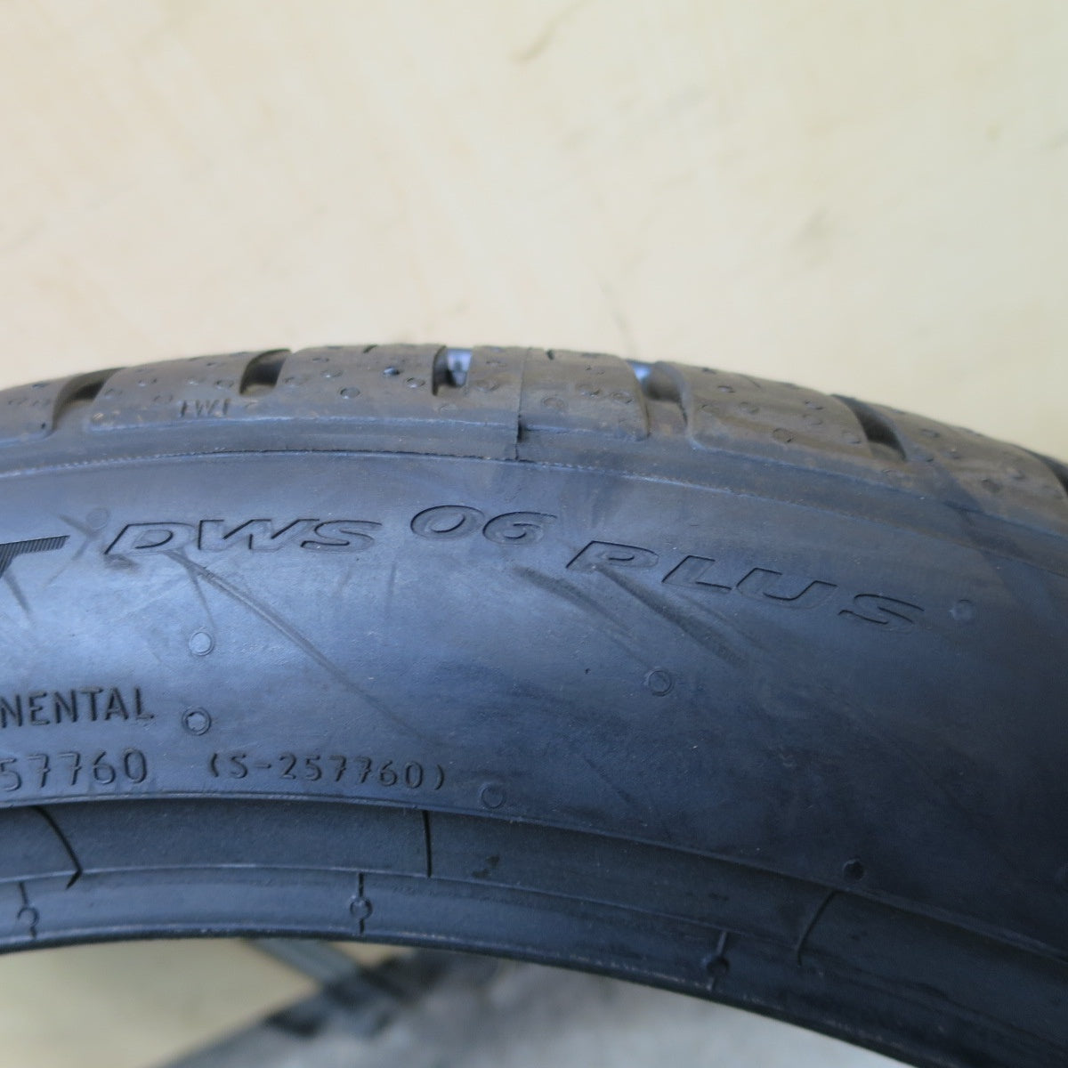 未使用！1本★225/40R18 コンチネンタル エクストリームコンタクト DWS06 プラス タイヤ 18インチ ワーゲン ゴルフ アウディ A3 MINI BMW 1シリーズ 等★6033003ナノタ