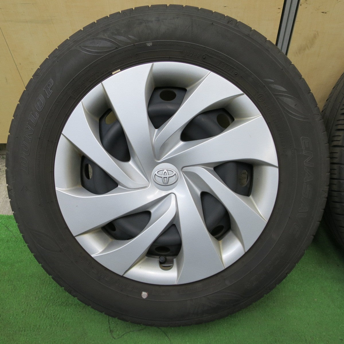 キレイ★トヨタ ヤリス 純正 スチール 175/70R14 ダンロップ エナセーブ EC300+ 14インチ PCD100/4H★6021402ナノ