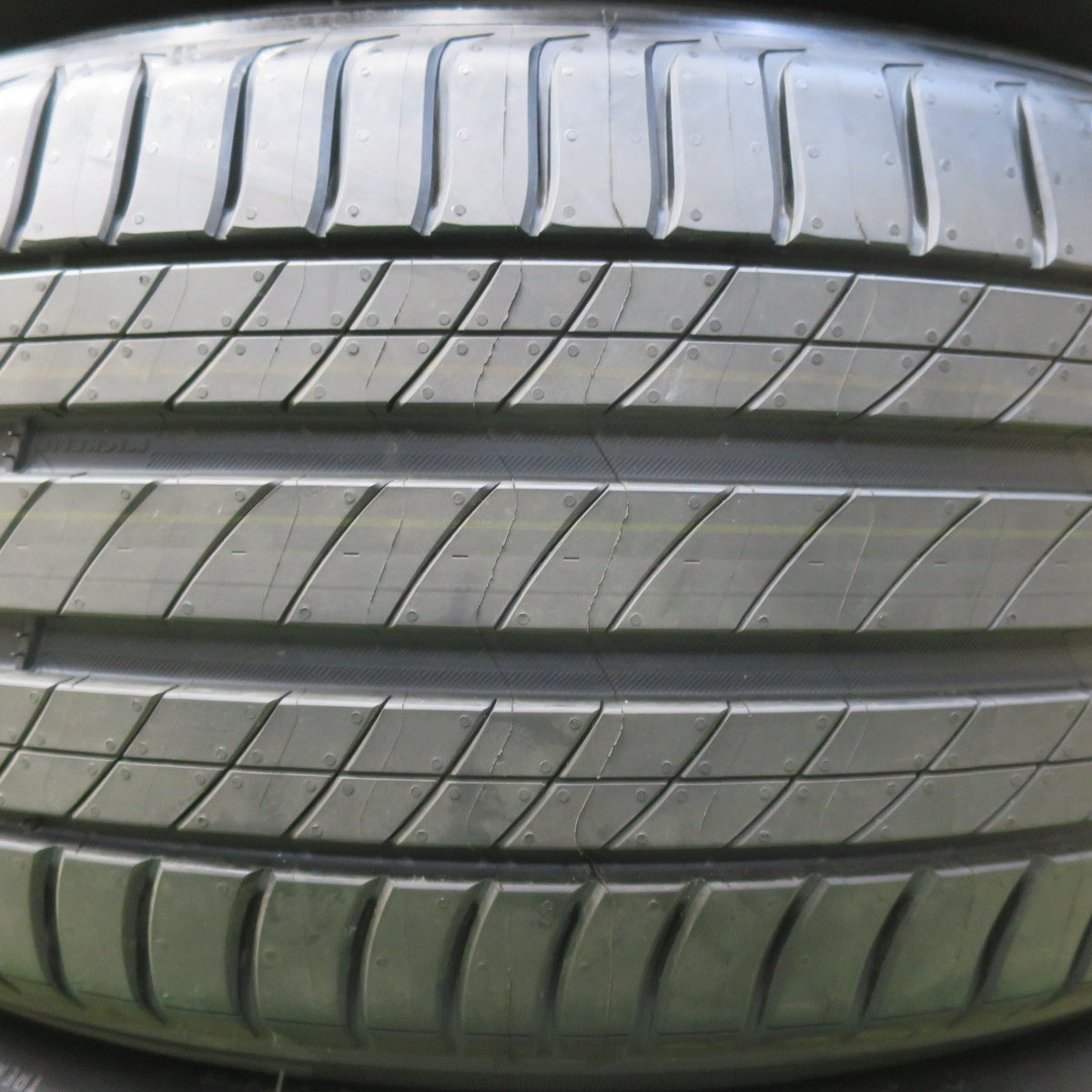 新車外し！25年★225/50R18 ミシュラン プライマシー4 タイヤ 18インチ カローラクロス エスティマ ヴェゼル C-HR 等★5112602イノタ
