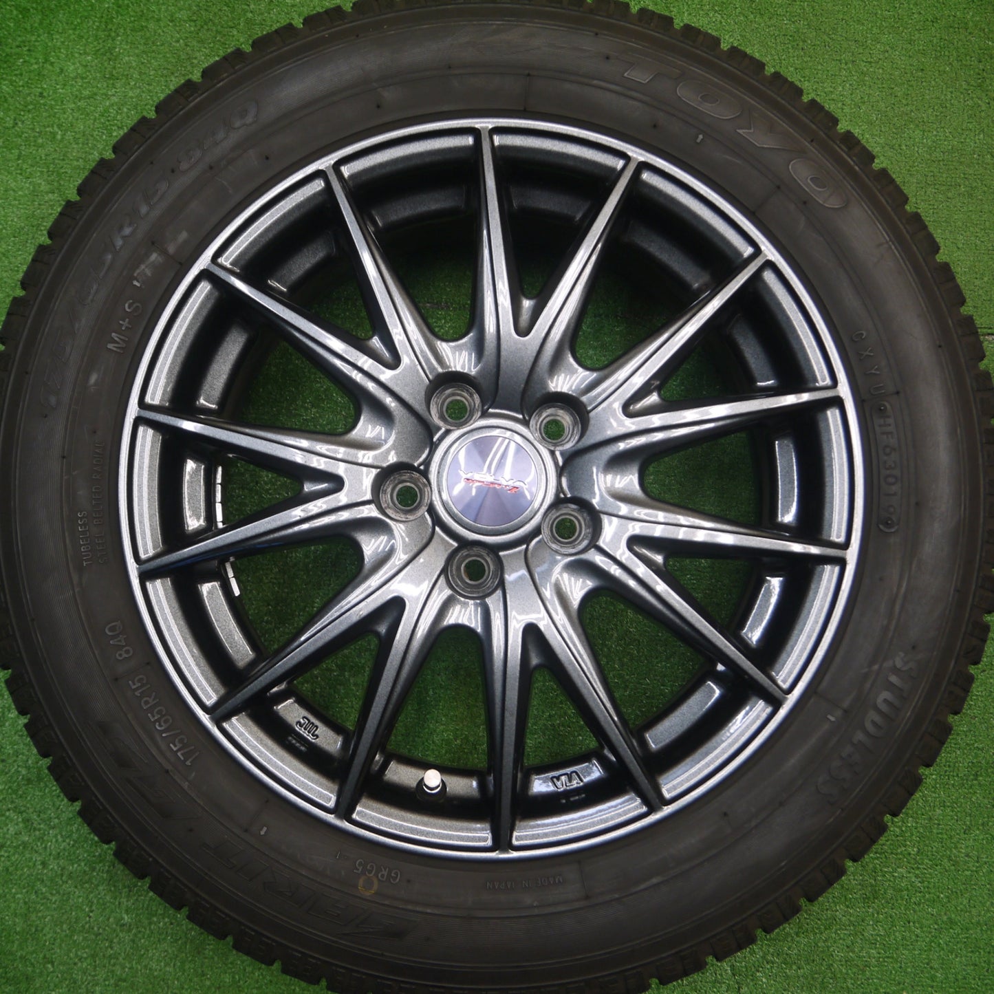 [送料無料] バリ溝！9.5分以上★シエンタ等 175/65R15 スタッドレス トーヨー ガリット G5 VELVA SPORTZ ヴェルヴァ 15インチ PCD100/5H★4111502Hス