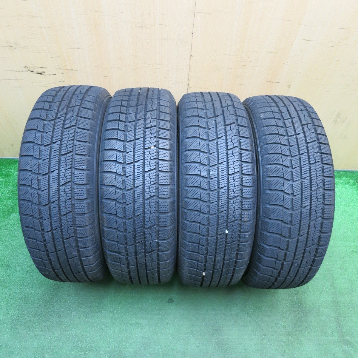 バリ溝！21年！キレイ！9.5分以上★スタッドレス 195/65R15 トーヨー ウインター トランパス TX NEXTA ネクスタ 15インチ PCD114.3/5H★5050406NJス