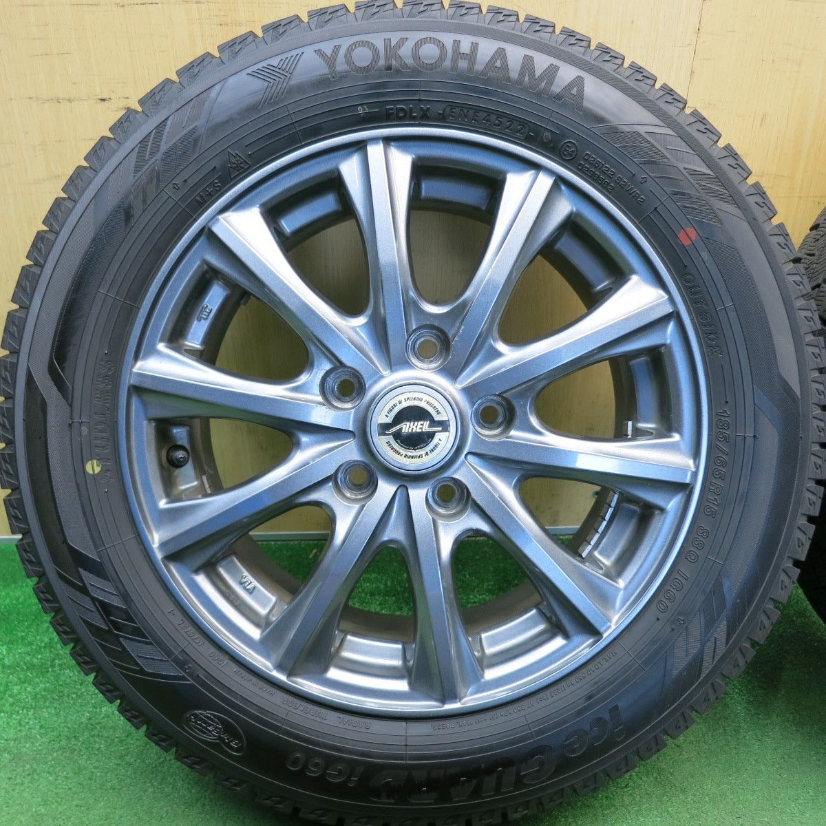 バリ溝！22年！9.5分★スタッドレス 185/65R15 ヨコハマ アイスガード iG60 AXEL アクセル 15インチ PCD114.3/5H★6052105HAス