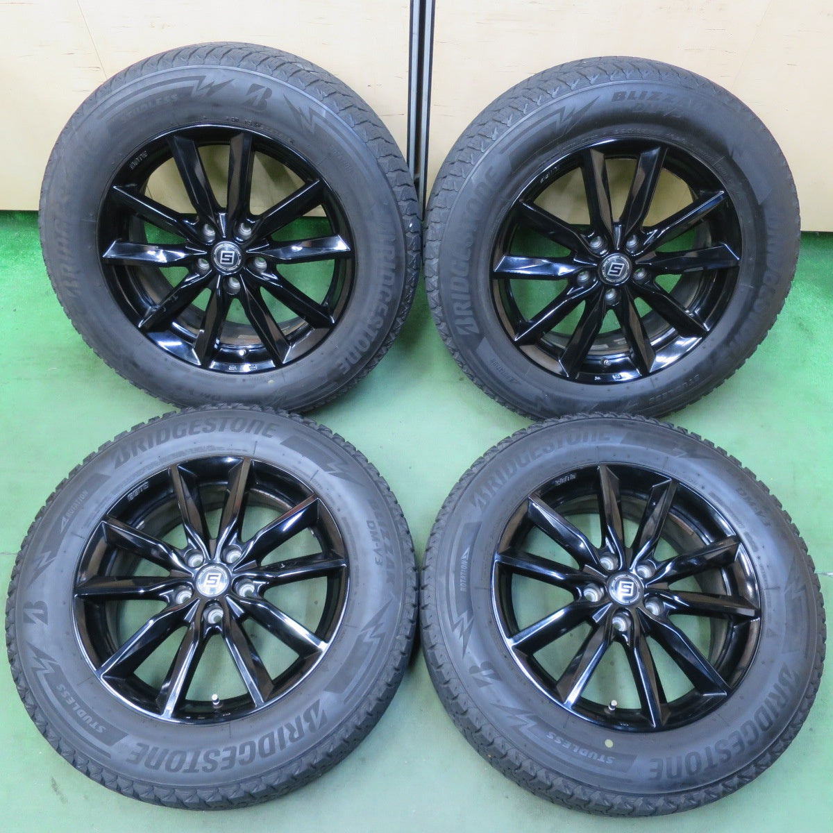 4本価格★スタッドレス 225/65R17 ブリヂストン ブリザック DM-V3 SEIN ザイン 17インチ PCD114.3/5H★5112203イス
