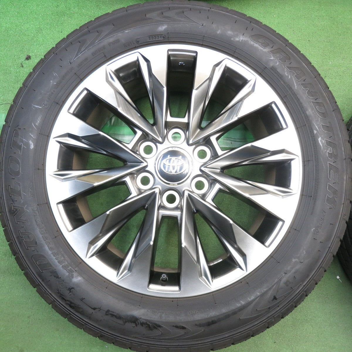 バリ溝！24年！キレイ！9分◎トヨタ ランクル 300 ZX 純正 265/55R20 ダンロップ グラントレック PT5A 20インチ PCD139.7/6H◎6092409HAノ